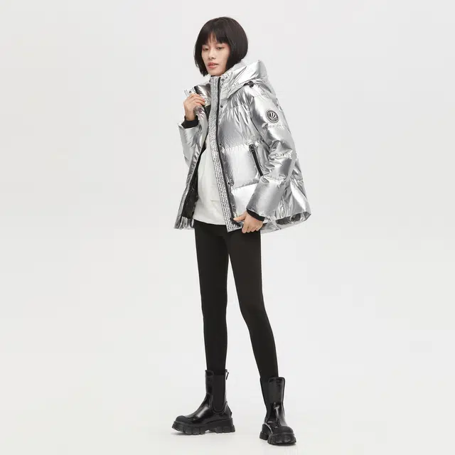 波司登 零压鹅绒面包亮面纯色连帽羽绒服 女款