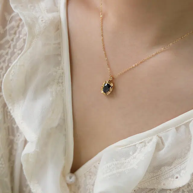 DAISY BEAUTY 18K