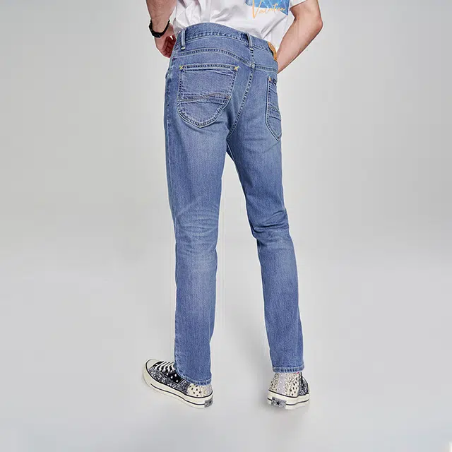 Lee