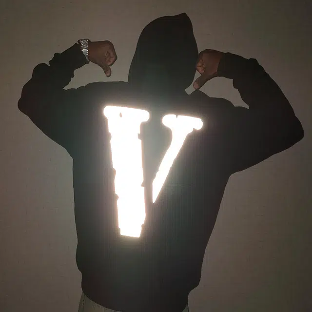 VLONE FW22 VLogo