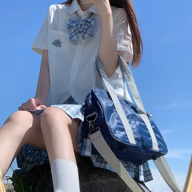 东鲸岁时记 刺绣领带翻领单排扣短袖衬衫 女款