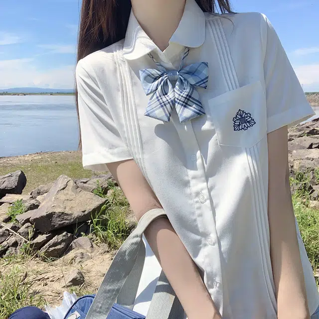 东鲸岁时记 刺绣领带翻领单排扣短袖衬衫 女款