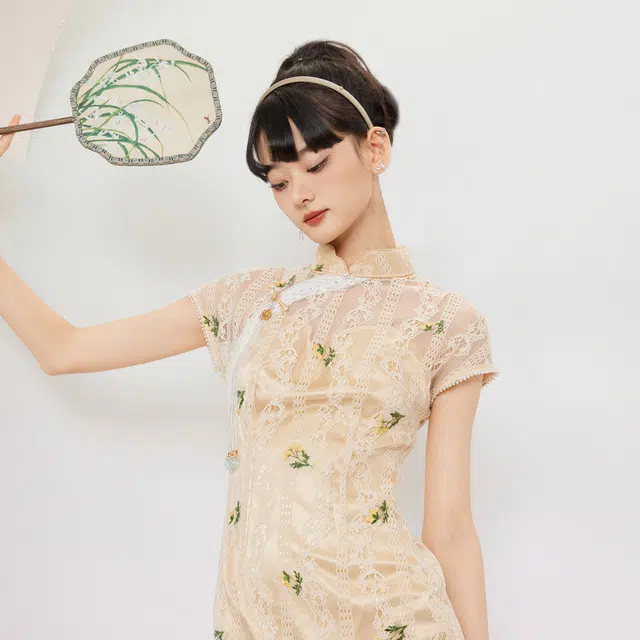 槿爷东方 金盏花复古风改良蚀骨旗袍 女款 浅杏色