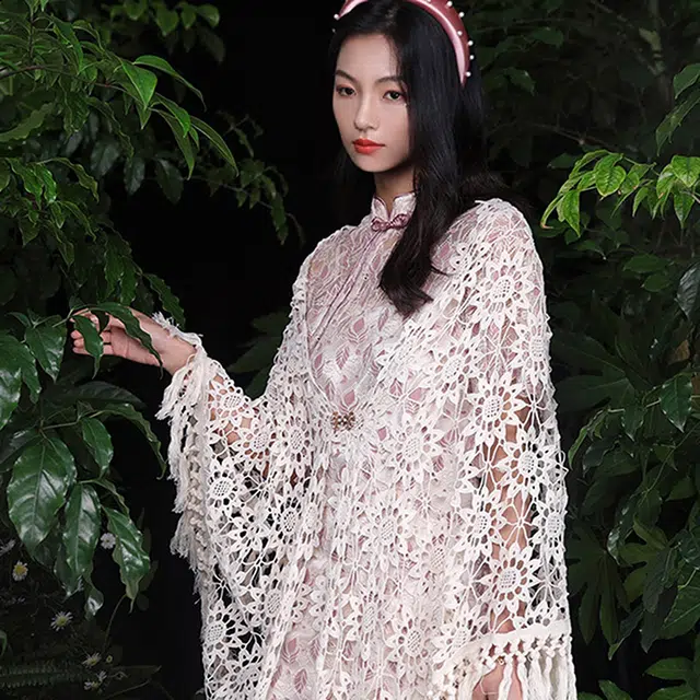 槿爷东方 纯色镂空流苏披风 女款 杏色