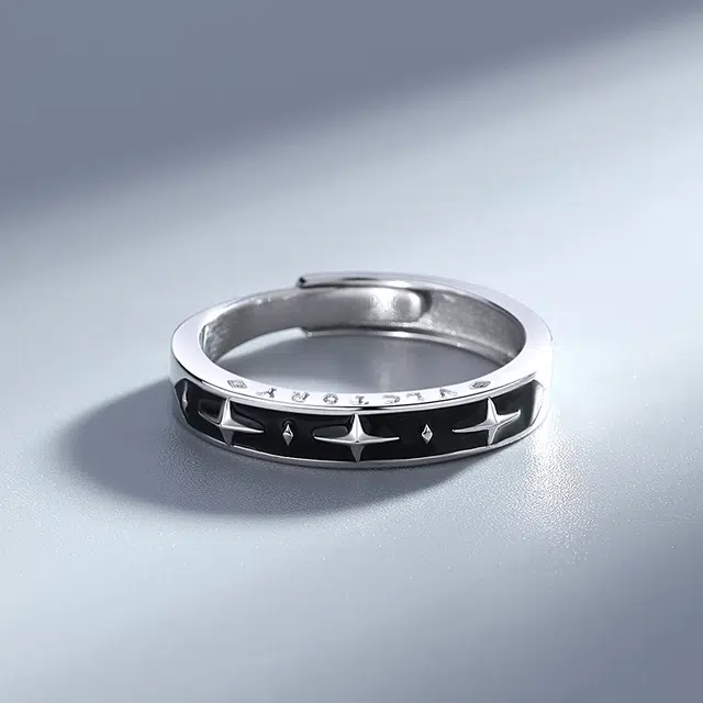 925