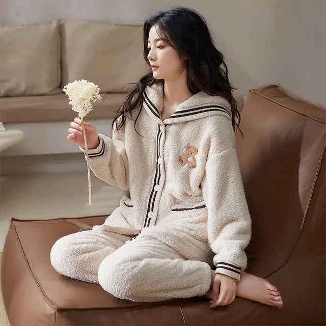 小情歌 珊瑚绒睡衣 冬季 加厚加绒保暖御寒家居服 女款  米白色