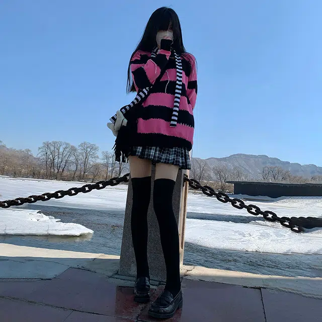 东鲸岁时记 条纹套头宽松撞色针织衫 女款 黑粉色