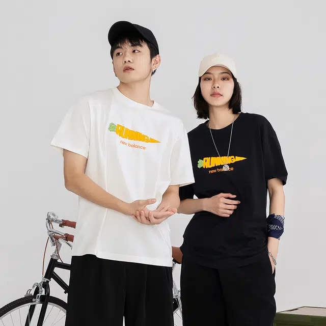 New Balance logoT T