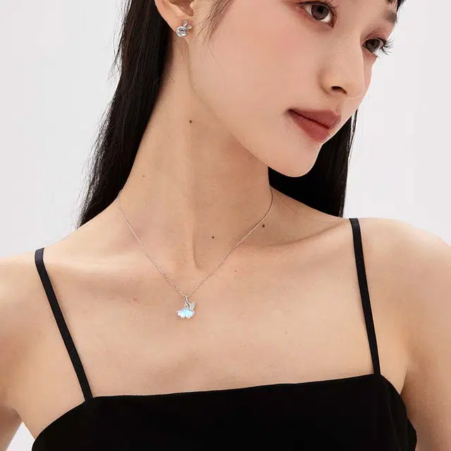 S925