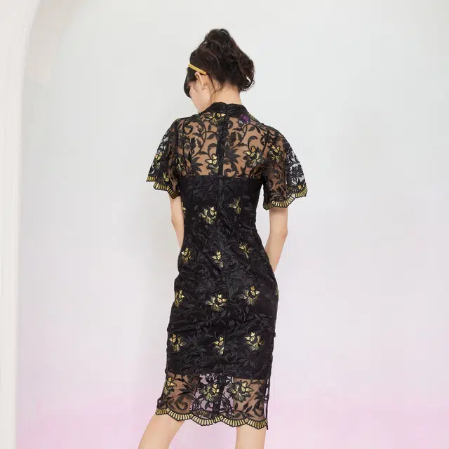 槿爷东方 黑叶金线荷花绣单斜襟花边袖旗袍 女款 黑色