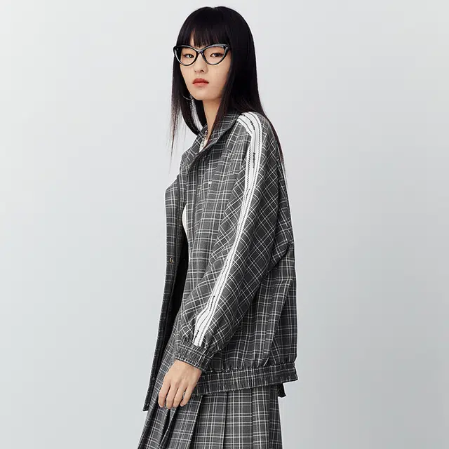 太平鸟女装 格纹满印休闲运动夹克外套 女款 灰色格纹