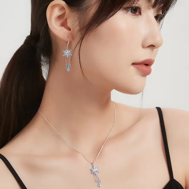 S925