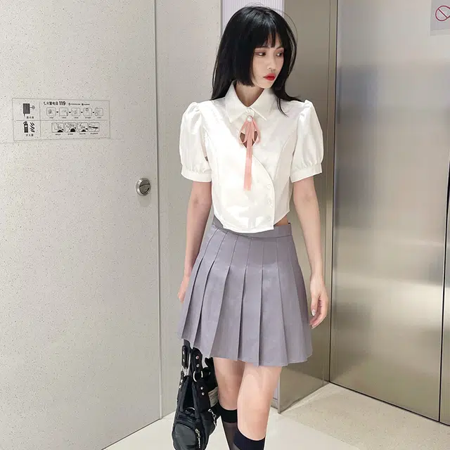九条喵 爱心镂空收腰泡泡袖领结衬衫制服上装 女款 白色