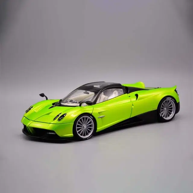 AUTOart 118 PAGANI HUAYRA ROADSTE