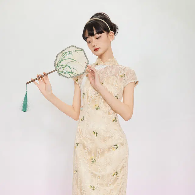 槿爷东方 金盏花复古风改良蚀骨旗袍 女款 浅杏色