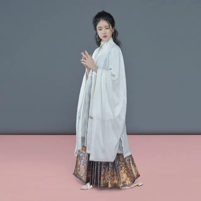 织造司 天鹅镜 民族风花型合身仿妆花织金马面半身裙日常百搭原创明制汉服 女款 莫兰迪灰