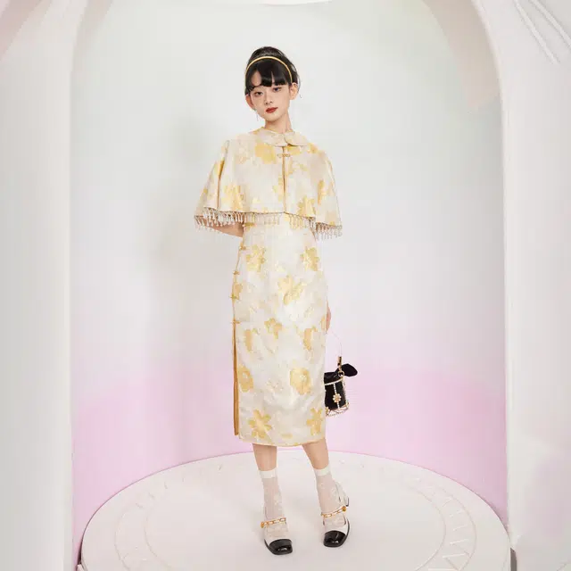 槿爷东方 椿花佩 花卉刺绣立领短袖长旗袍 女款 杏黄色
