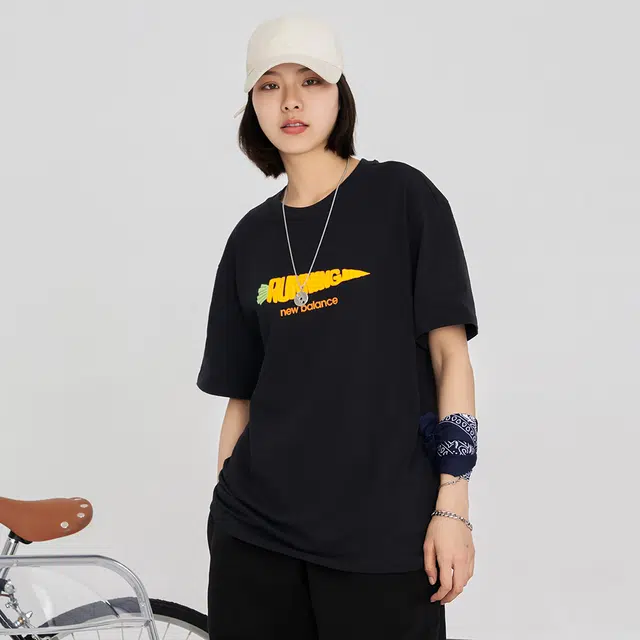 New Balance logoT T