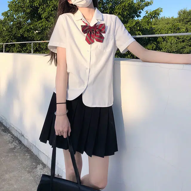 东鲸岁时记 纯色翻领直筒短袖 羽京高衬衫 女款