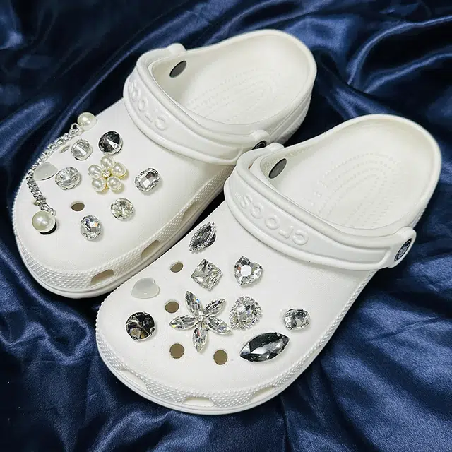 US8ACC 17 crocs DIY