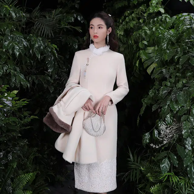 槿爷东方 芳华幸 纯色优雅毛呢加厚长袖旗袍 女款 杏色