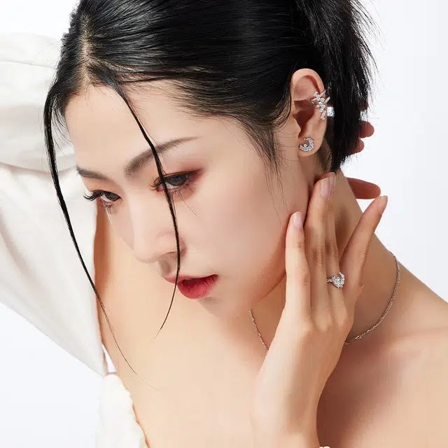 S925