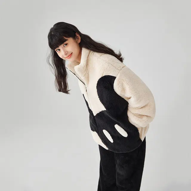亲嘴猫珊瑚绒睡衣女秋冬保暖家居服