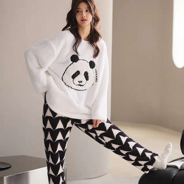 可人儿 珊瑚绒睡衣 家居服套装 秋冬季 保暖加绒加厚 卡通休闲运动 情侣款 白色