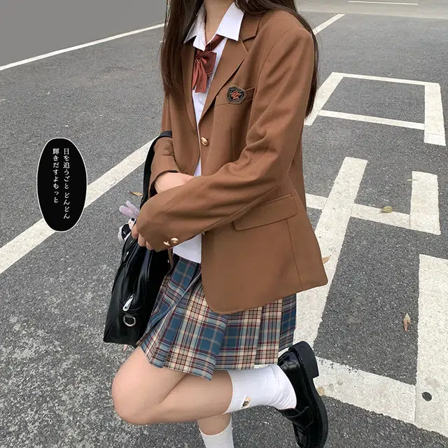 东鲸岁时记 纯色单排扣翻领休闲 布朗茶茶西装 女款