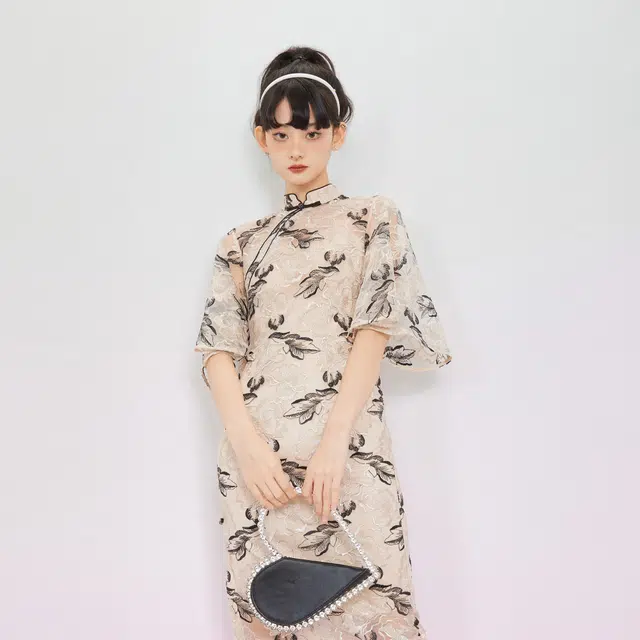槿爷东方 墨染流云玫瑰刺绣短袖旗袍 气质杏