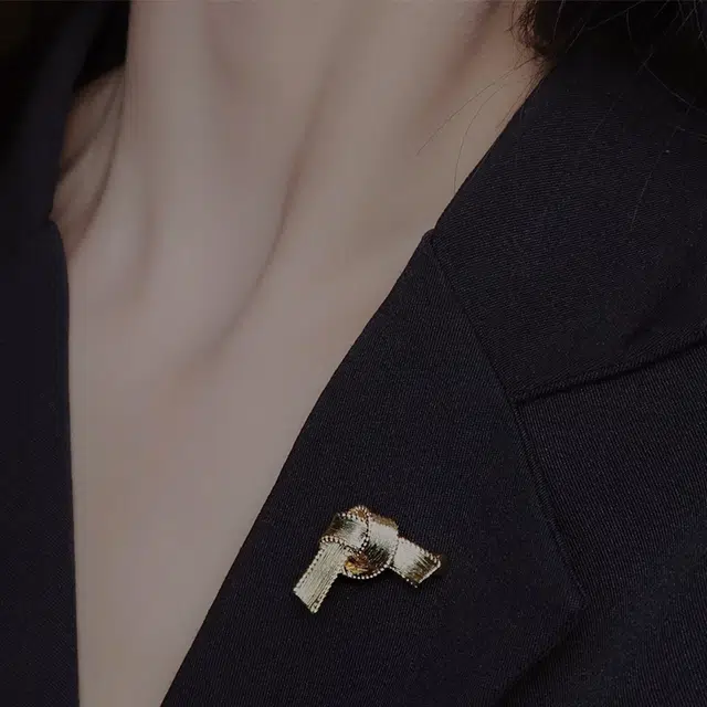 若觅 不对称纽结 金色 胸针 女款