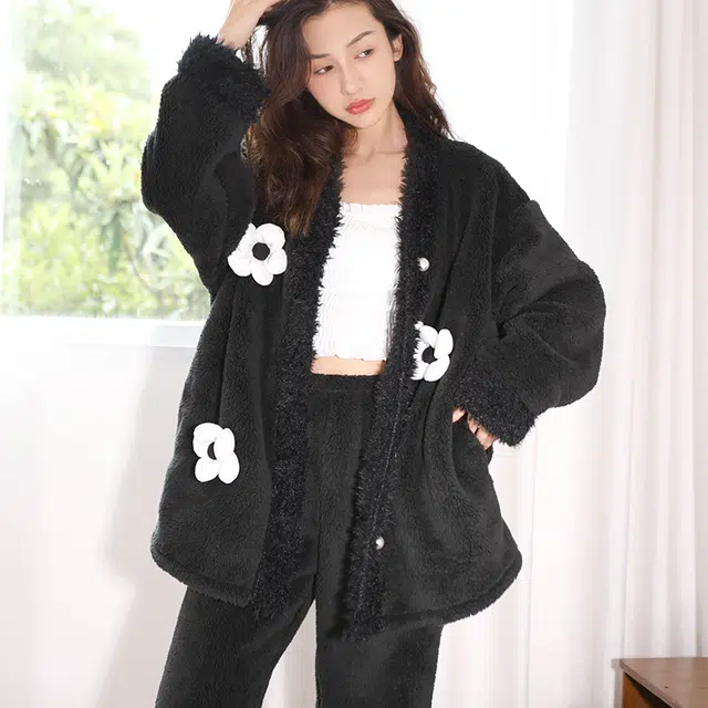 可人儿 珊瑚绒保暖睡衣 太阳花韩系家居服套装 秋冬季 加绒加厚 女款 黑色