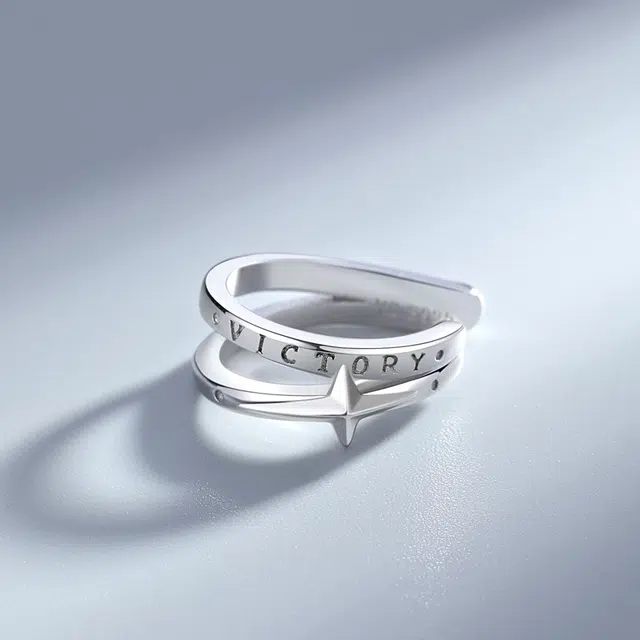 925