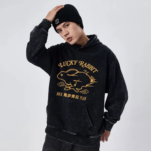摇滚计划 兔步青云个性复古字母印花圆领连帽卫衣 男女同款 黑色