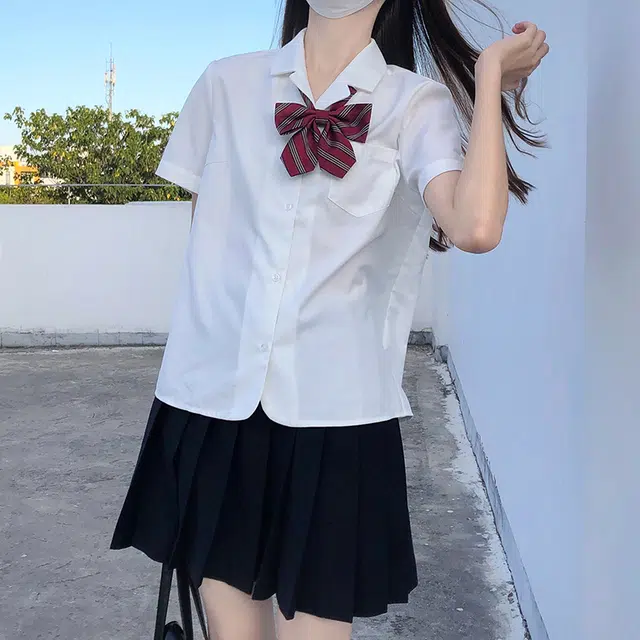 东鲸岁时记 纯色翻领直筒短袖 羽京高衬衫 女款