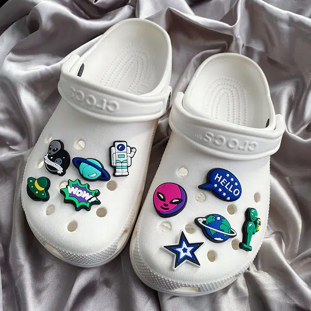 US8ACC UF0 crocsDIY