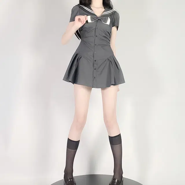 九条喵 蝴蝶结褶皱收腰短袖连衣裙 女款 灰色