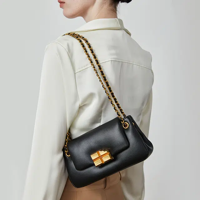 西木汀 南巷清风时尚百搭小众 牛皮 单肩包链条包斜挎包 小号 女款 咖啡色/夜幕黑/米白色