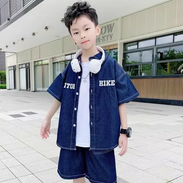 ULOVAZN SS23