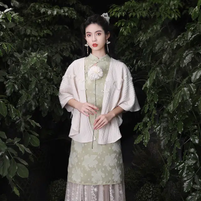 槿爷东方 姝月珠光 纯色蝴蝶结珠链流苏长方针织披风 女款 浅米色
