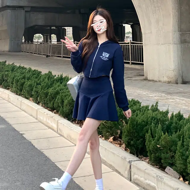 东鲸岁时记 字母印花休闲制服套装 女款
