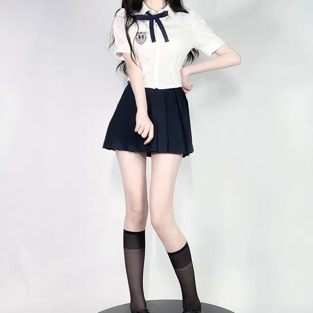 九条喵 蝴蝶结领结泡泡袖公主风徽章收腰短款短袖衬衫上衣 女款 白色