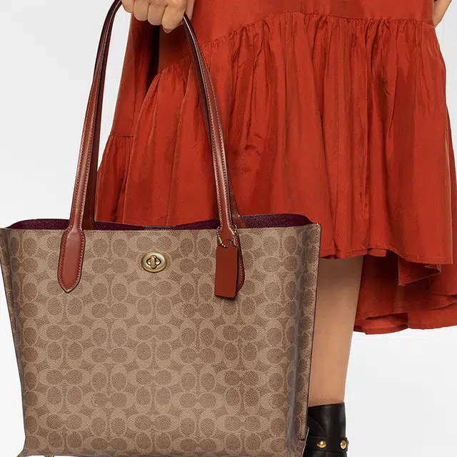COACH Willow 28 Tote