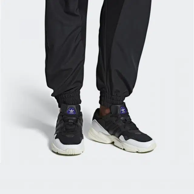 adidas originals Yung-96 Cloud White Core Black