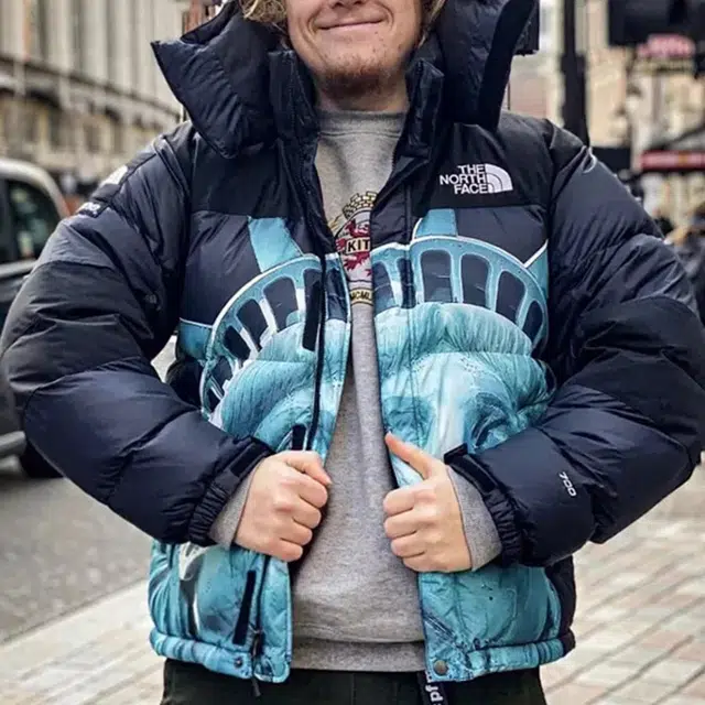 Supreme x THE NORTH FACE Week 10 Statue of Liberty Baltoro