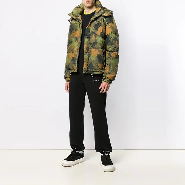 OFF-WHITE