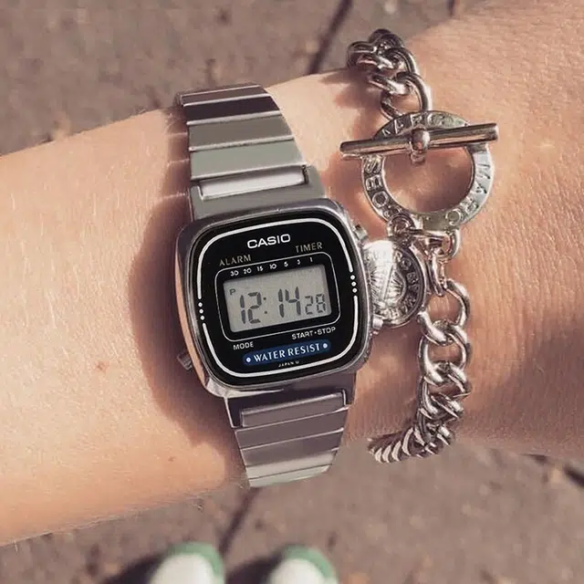 CASIO YOUTH 30.3*24.6mm LA670WA-1D
