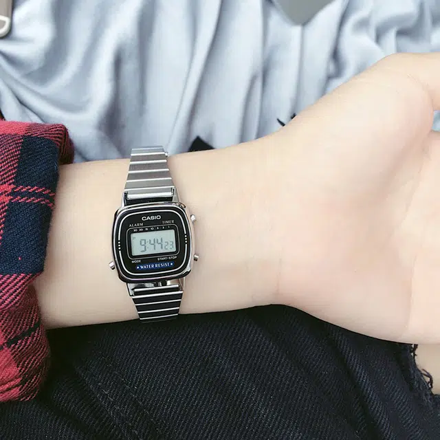 CASIO YOUTH 30.3*24.6mm LA670WA-1D