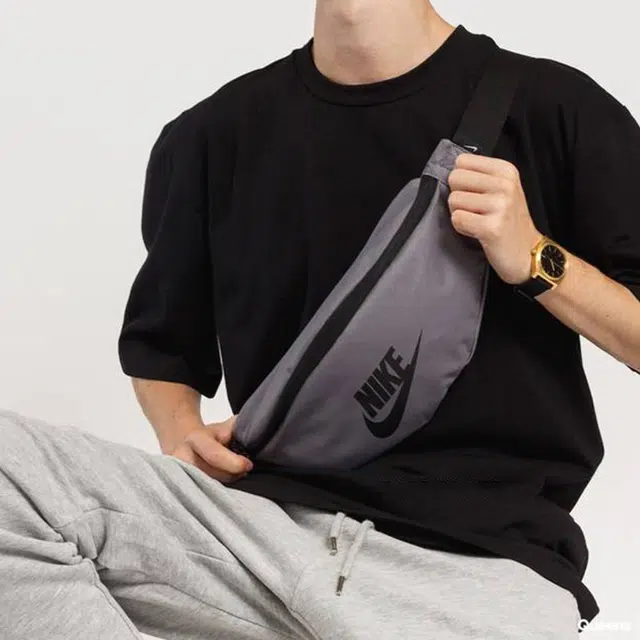 Nike SpotswearLogo