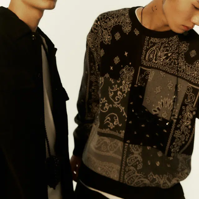 PEACEBIRD MEN Cashew Flower Crewneck Sweater